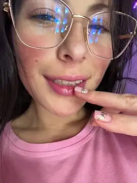 Mia salinass online show from 03-22-26, 02:04