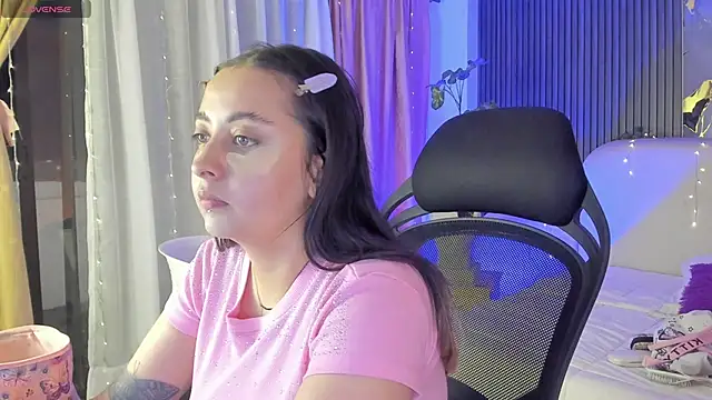 Snapshot of SarahCastro1_ chatting on 06-21-26, 03:53 SarahCastro1 online show from 06-21-26, 03:53