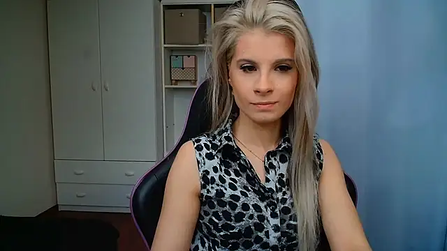 KristineGlow online show from 06-01-26, 06:15