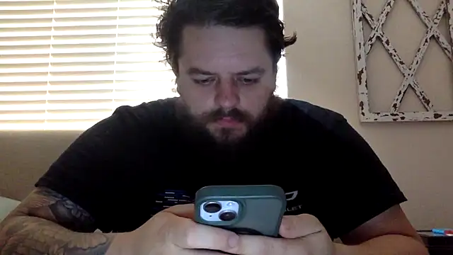 Snapshot of BeginnersLuck111 chatting on 04-10-26, 04:12 BeginnersLuck111 online show from 04-10-26, 04:12