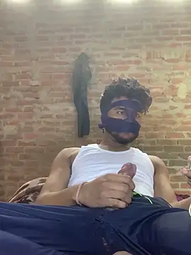 uniquesexyboy5689 online show from 03-21-26, 08:30