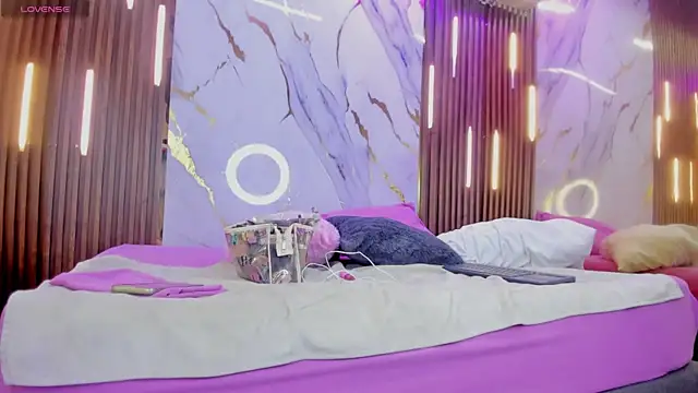 Snapshot of VictoriaDuart chatting on 09-13-25, 08:08 VictoriaDuart online show from 09-13-25, 08:08