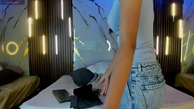 Snapshot of VictoriaDuart chatting on 11-09-25, 08:29 VictoriaDuart online show from 11-09-25, 08:29