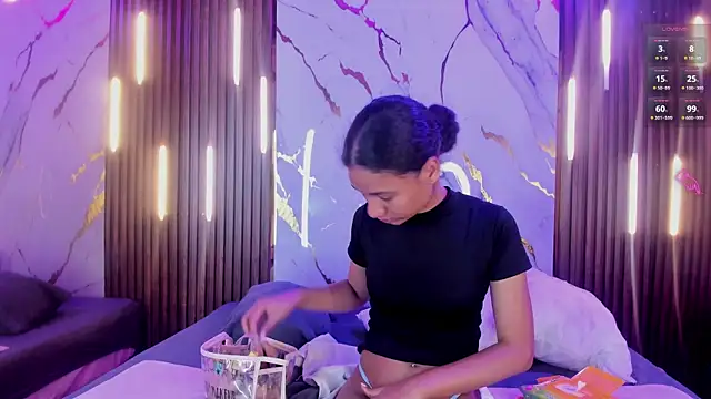 Snapshot of VictoriaDuart chatting on 11-26-25, 08:21 VictoriaDuart online show from 11-26-25, 08:21