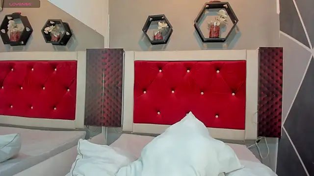 Snapshot of VictoriaDuart chatting on 01-09-26, 07:59 VictoriaDuart online show from 01-09-26, 07:59