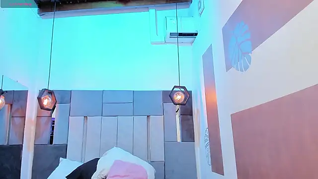 Snapshot of VictoriaDuart chatting on 02-05-26, 08:24 VictoriaDuart online show from 02-05-26, 08:24