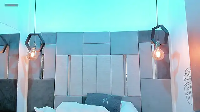 Snapshot of VictoriaDuart chatting on 02-12-26, 08:04 VictoriaDuart online show from 02-12-26, 08:04