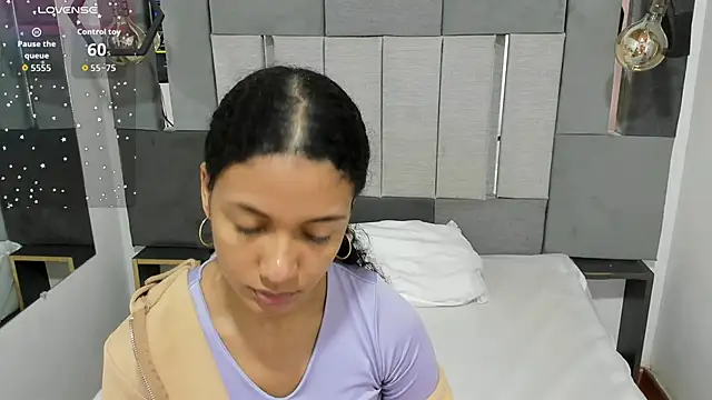 Snapshot of VictoriaDuart chatting on 02-16-26, 08:05 VictoriaDuart online show from 02-16-26, 08:05