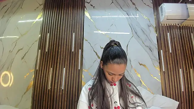 Snapshot of VictoriaDuart chatting on 03-16-26, 08:35 VictoriaDuart online show from 03-16-26, 08:35