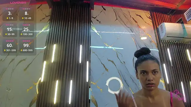 Snapshot of VictoriaDuart chatting on 03-19-26, 08:24 VictoriaDuart online show from 03-19-26, 08:24