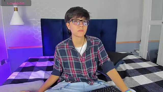 Tsuki Maru online show from 09-19-25, 07:47