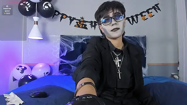 Tsuki Maru online show from 10-14-25, 07:58