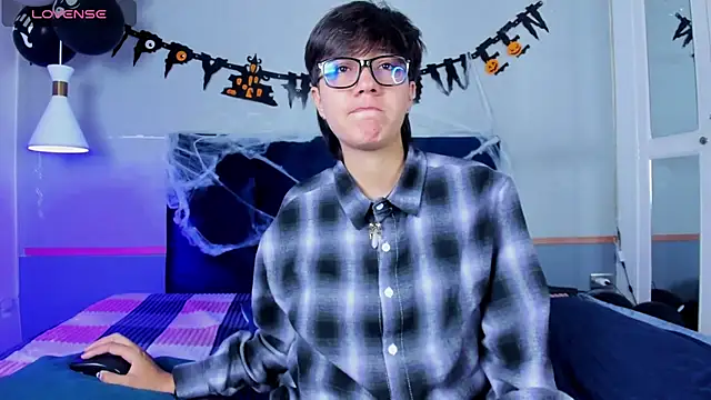 Tsuki Maru online show from 10-23-25, 07:56