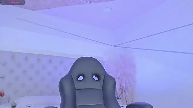 Snapshot of BritanyBrown_ chatting on 04-13-26, 05:02 BritanyBrown online show from 04-13-26, 05:02