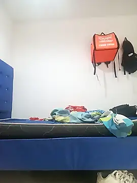 Snapshot of MackMacKenzie chatting on 09-15-25, 01:00 MackMacKenzie online show from 09-15-25, 01:00