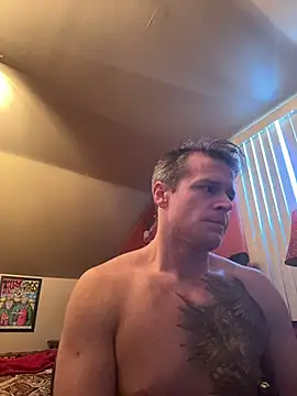 Snapshot of DILFiGuess11 chatting on 01-16-26, 02:43 DILFiGuess11 online show from 01-16-26, 02:43