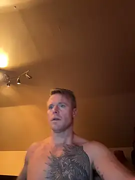 Snapshot of DILFiGuess11 chatting on 03-11-26, 04:51 DILFiGuess11 online show from 03-11-26, 04:51