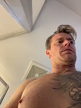 Snapshot of DILFiGuess11 chatting on 03-25-26, 06:08 DILFiGuess11 online show from 03-25-26, 06:08