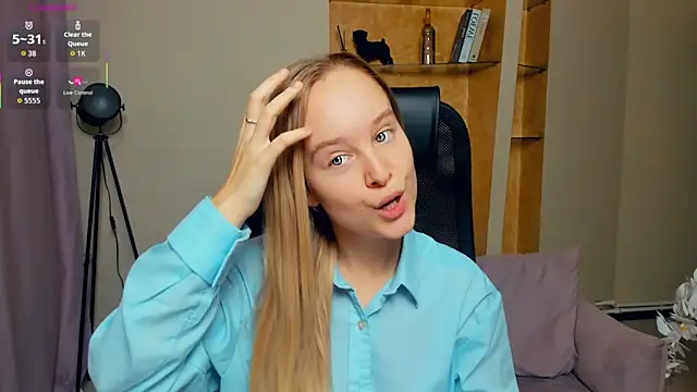 SoonMoor online show from 11-19-25, 07:36