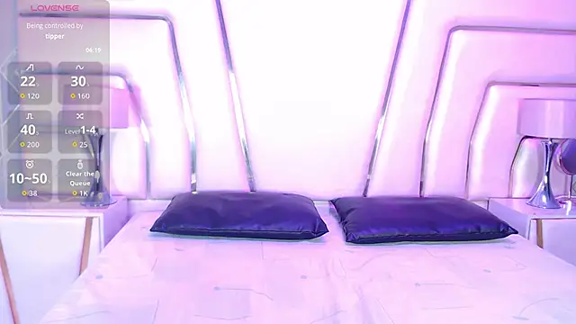 Snapshot of VioletPons chatting on 11-04-25, 07:46 VioletPons online show from 11-04-25, 07:46