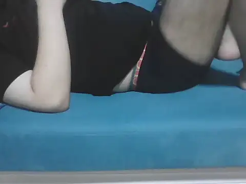 Snapshot of modelboy01 chatting on 09-12-25, 12:00 modelboy01 online show from 09-12-25, 12:00