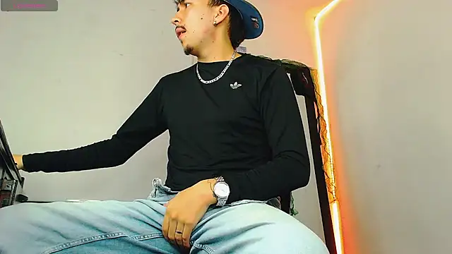 Snapshot of liamty_luxor chatting on 02-04-26, 03:23 liamty luxor online show from 02-04-26, 03:23