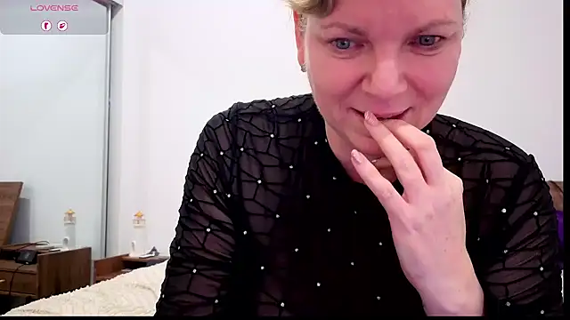 Snapshot of aussiepeaches chatting on 07-01-26, 11:01 aussiepeaches online show from 07-01-26, 11:01