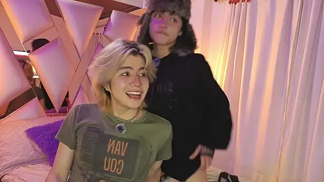 Snapshot of Vamps_Lovers chatting on 09-10-25, 02:44 Vamps Lovers online show from 09-10-25, 02:44