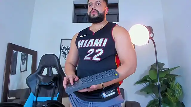 Justin kingX7 online show from 05-06-26, 05:03