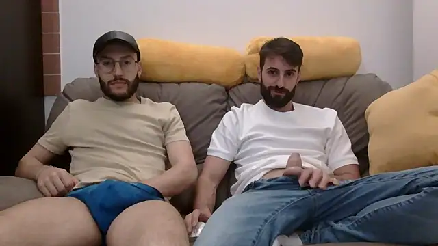 Amicisegreti online show from 04-11-26, 07:40