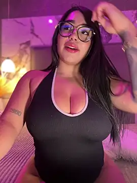 SofiaWildee online show from 12-18-25, 04:07