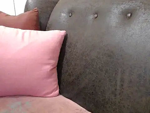 bustylaura4u online show from 03-25-26, 11:00