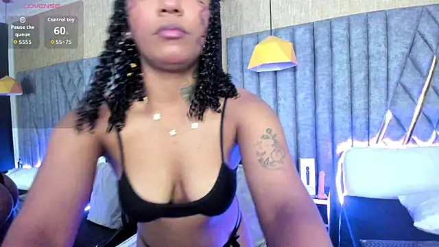 SkylerBloomm online show from 02-11-26, 03:55