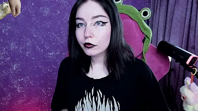 Snapshot of MargarettRose chatting on 06-24-26, 01:59 MargarettRose online show from 06-24-26, 01:59