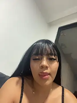 Snapshot of tony_and_katy chatting on 04-09-26, 01:27 tony and katy online show from 04-09-26, 01:27