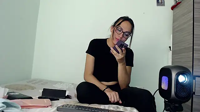 Snapshot of missblu chatting on 01-09-26, 08:32 missblu online show from 01-09-26, 08:32