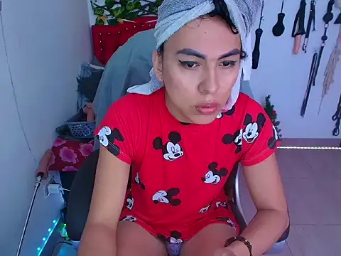 Snapshot of missblu chatting on 02-19-26, 05:42 missblu online show from 02-19-26, 05:42