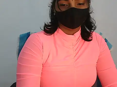 Hott Noor online show from 11-22-25, 04:06