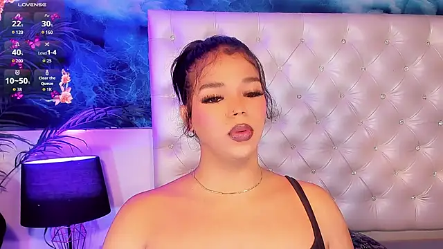 Valeria Swett  online show from 05-27-26, 01:57