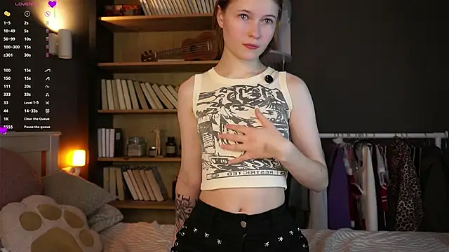 LynHillaire online show from 01-19-26, 11:36