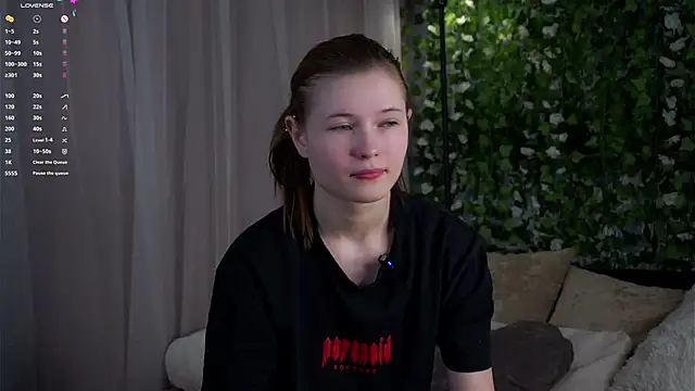 LynHillaire online show from 02-27-26, 12:49