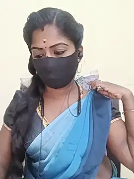 Snapshot of tamilammukuttyy chatting on 06-18-26, 04:11 tamilammukuttyy online show from 06-18-26, 04:11