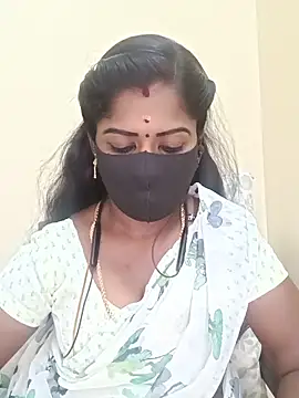 Snapshot of tamilammukuttyy chatting on 06-19-26, 04:33 tamilammukuttyy online show from 06-19-26, 04:33