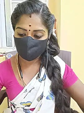 Snapshot of tamilammukuttyy chatting on 07-06-26, 03:03 tamilammukuttyy online show from 07-06-26, 03:03