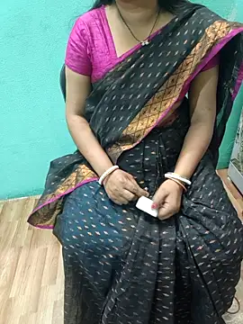 Snapshot of desi_boudi87 chatting on 03-09-26, 08:40 desi boudi87 online show from 03-09-26, 08:40