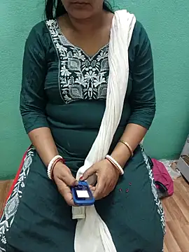 Snapshot of desi_boudi87 chatting on 04-16-26, 03:18 desi boudi87 online show from 04-16-26, 03:18