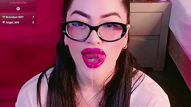 Snapshot of Catalina-Malave chatting on 06-24-26, 01:04 Catalina-Malave online show from 06-24-26, 01:04