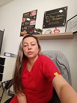 Snapshot of Madisson-04_ chatting on 06-18-26, 05:50 Madisson-04 online show from 06-18-26, 05:50