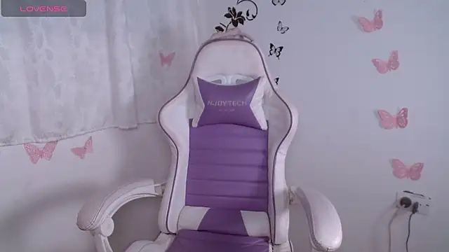 Violet-Flow online show from 04-17-26, 06:00