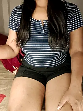 Snapshot of Riya_Malik chatting on 05-22-26, 02:40 Riya Malik online show from 05-22-26, 02:40